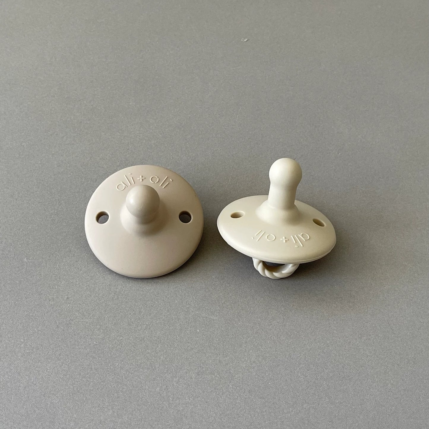 Pacifier Set Round - Oat & Coco 0m+