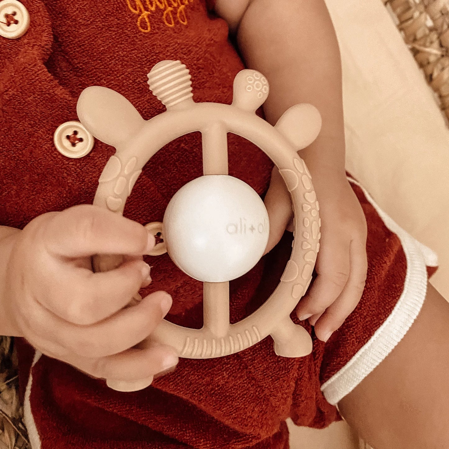 Giraffe Teether and Rattle - Taupe - 0m+