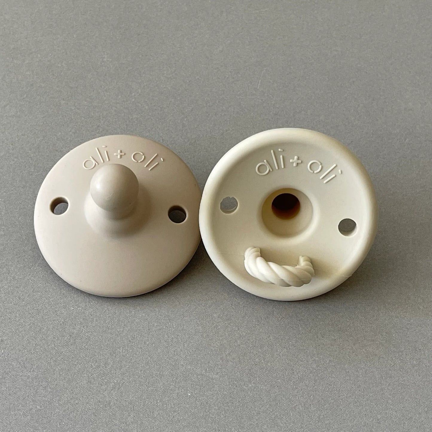 Pacifier Set Round - Oat & Coco 0m+