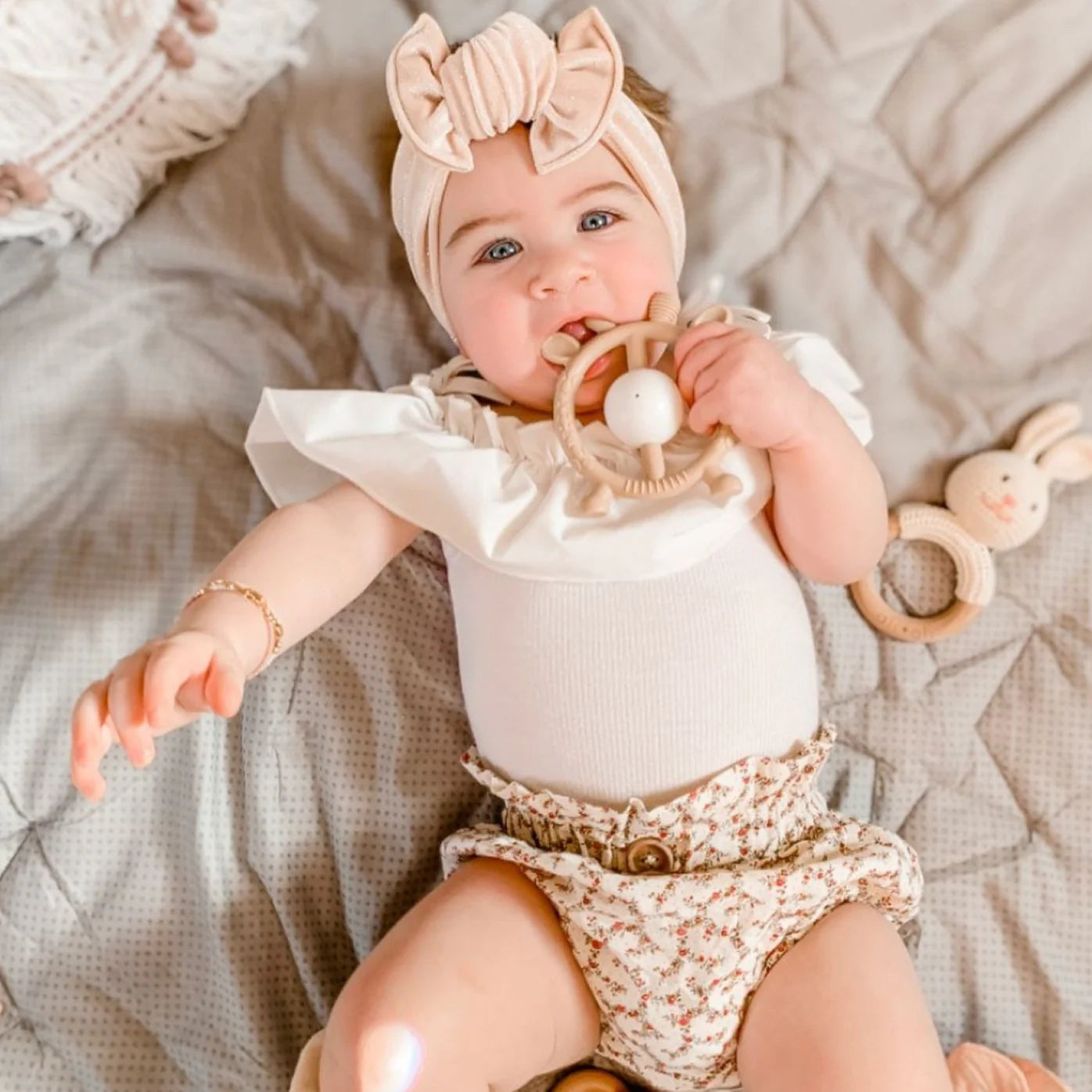 Giraffe Teether and Rattle - Taupe - 0m+